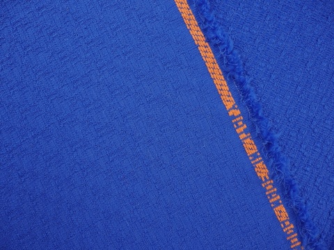 chanelka w kolorze niebieskim