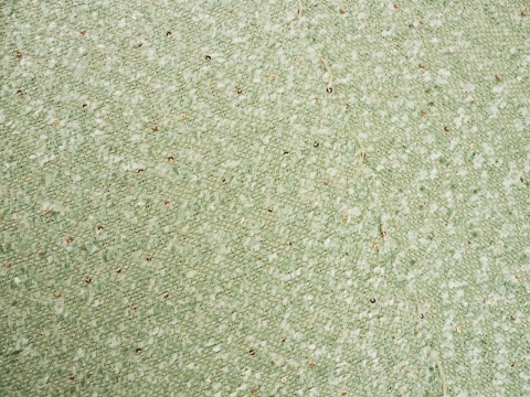 chanelka z wiskozą w kolorze pastelowej zieleni z drobnymi, złotymi cekinami