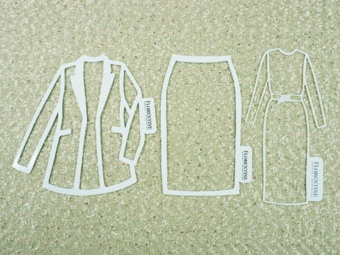 chanelka z wiskozą w kolorze pastelowej zieleni z drobnymi, złotymi cekinami