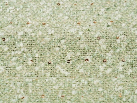 chanelka z wiskozą w kolorze pastelowej zieleni z drobnymi, złotymi cekinami