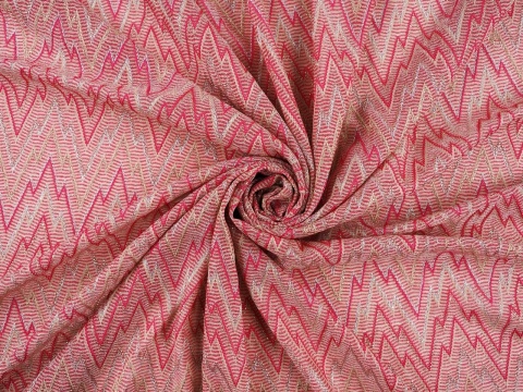 różowo-beżowa dzianina w zygzaki