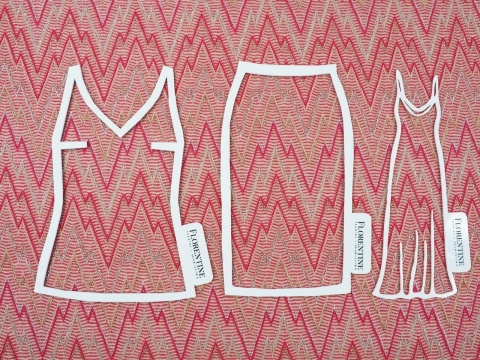 różowo-beżowa dzianina w zygzaki