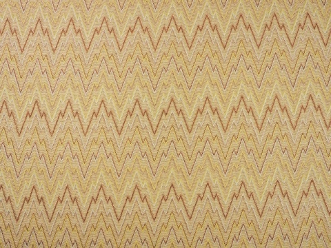 beżowa dzianina w zygzaki z lurexem