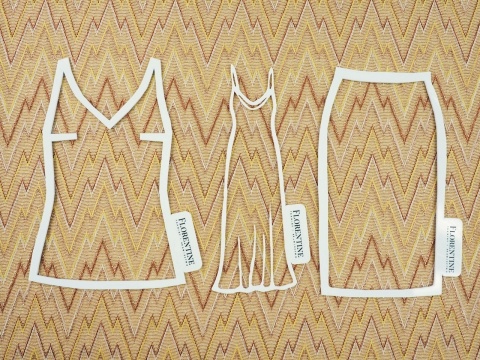 beżowa dzianina w zygzaki z lurexem