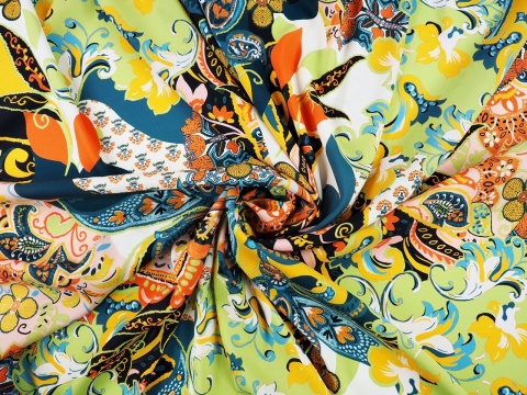 jedwab w orientalny, kolorowy wzór