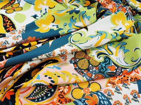 jedwab w orientalny, kolorowy wzór
