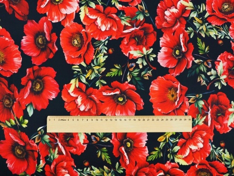 czarny jedwab w gęste, czerwone maki