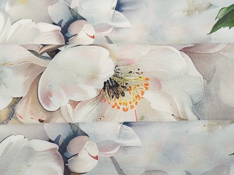 szary jedwab w jasne kwiaty