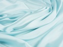 jedwab w kolorze lodowym