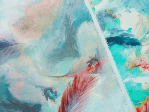 jedwab w pióra i kwiaty w malarskim stylu