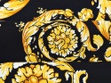 czarny jedwab w złote ornamenty