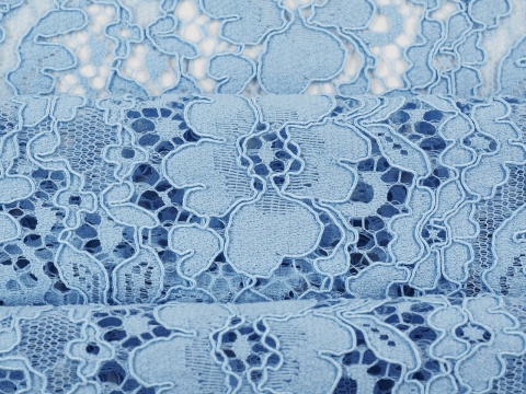 błękitna koronka gipiura