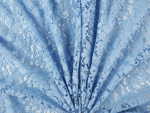 błękitna koronka gipiura