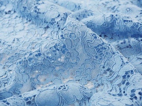 błękitna koronka gipiura