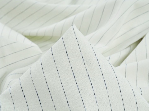 biała tkanina z lnem w delikatny prążek