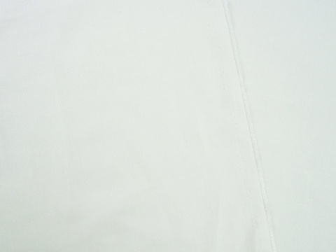 tkanina z lnem w kolorze śmietanowej bieli