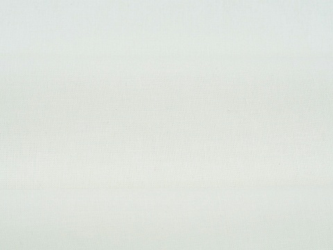 tkanina z lnem w kolorze śmietanowej bieli