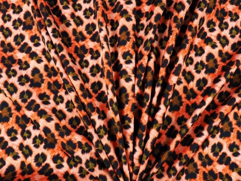 wiskoza w pomarańczową panterkę