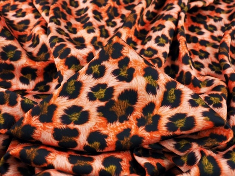 wiskoza w pomarańczową panterkę