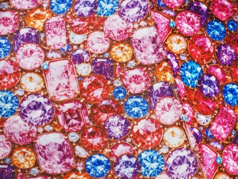 satynowana wiskoza w gęste klejnoty