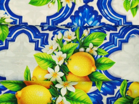 wiskoza w niebieskie kafle i żółte cytryny