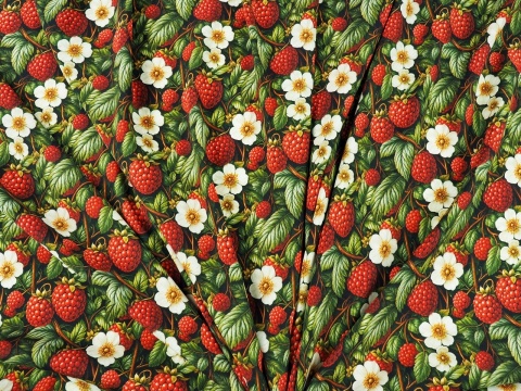 jedwab w czerwone maliny, białe kwiaty i zielone liście