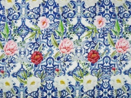 jedwab w peonie oraz gęste, niebieskie ornamenty
