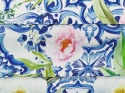 jedwab w peonie oraz gęste, niebieskie ornamenty
