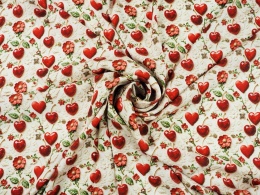 jedwab w wiśnie i serduszka na jasnym tle