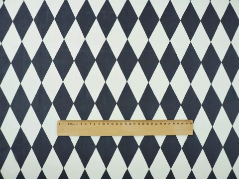 szyfon jedwabny w czarno-biały wzór karo