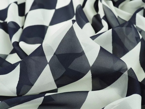 szyfon jedwabny w czarno-biały wzór karo