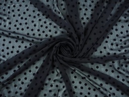 czarny jedwab w czarne, welurowe groszki