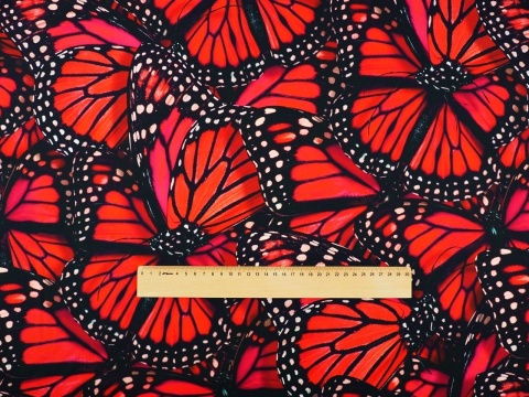 wiskoza w duże, czerwone motyle