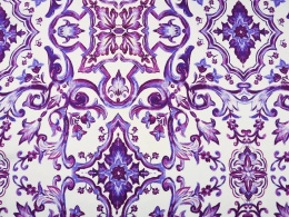 wiskoza w duże, fioletowe ornamenty
