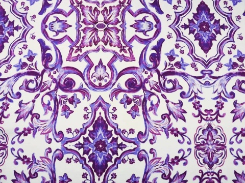 wiskoza w duże, fioletowe ornamenty