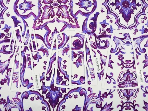 wiskoza w duże, fioletowe ornamenty