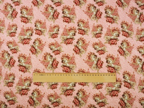 wiskoza w pegazy na różowym tle w perełki