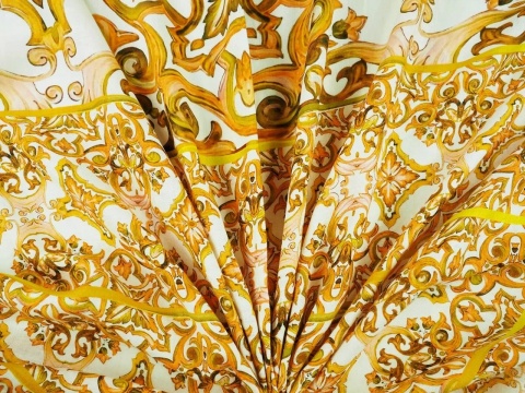 biały len w żółte ornamenty