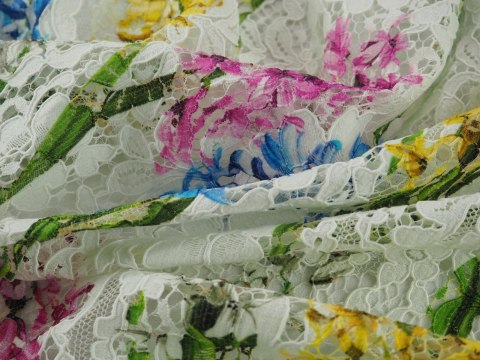 Koronka sygnowana - Hiacynty na bieli Koronka sygnowana - Hiacynty na bieli