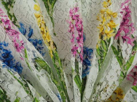 Koronka sygnowana - Hiacynty na bieli Koronka sygnowana - Hiacynty na bieli