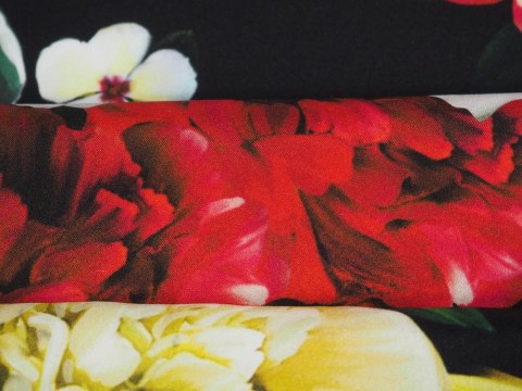 Jedwab elastyczny - Peonie na czerni Jedwab elastyczny - Peonie na czerni