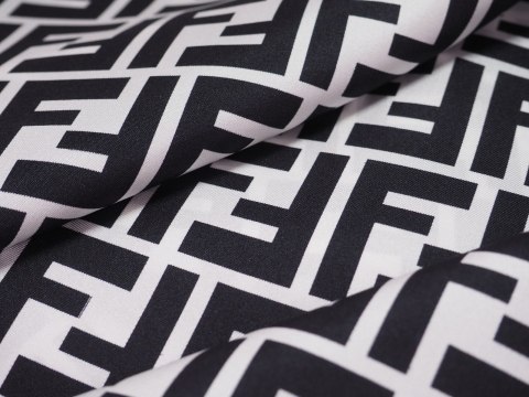 Jedwab sygnowany - Biel i czerń i logotyp Jedwab sygnowany - Biel i czerń i logotyp