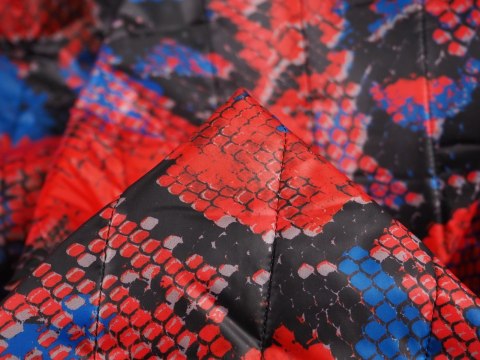 Pikówka sygnowana - Koralowa skóra węża Pikówka sygnowana - Koralowa skóra węża