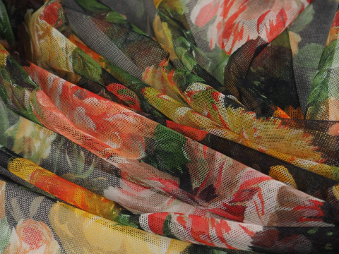 Tiul (siatka) sygnowany - Chryzantemy Tiul (siatka) sygnowany - Chryzantemy