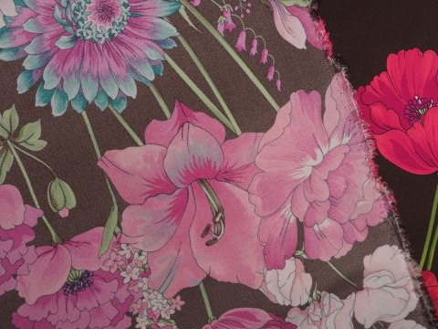 Jedwa twill - Fuksjowe kwiaty na brązie Jedwa twill - Fuksjowe kwiaty na brązie