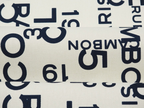 Bawełna sygnowana - Białe tło i napis Chanel Bawełna sygnowana - Białe tło i napis Chanel