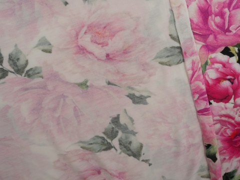 Dzianina bawełniana - Różowe peonie na bieli Dzianina bawełniana - Różowe peonie na bieli