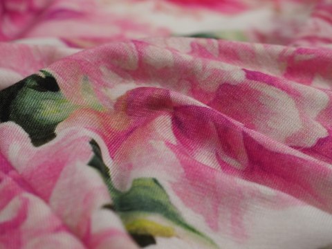 Dzianina bawełniana - Różowe peonie na bieli Dzianina bawełniana - Różowe peonie na bieli
