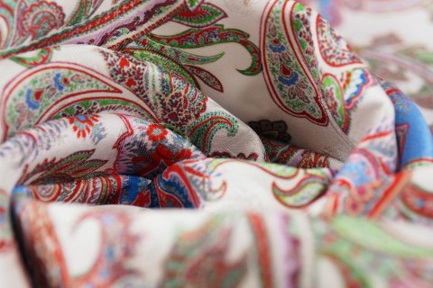 Jedwab - Paisley biel i czerwień Jedwab - Paisley biel i czerwień