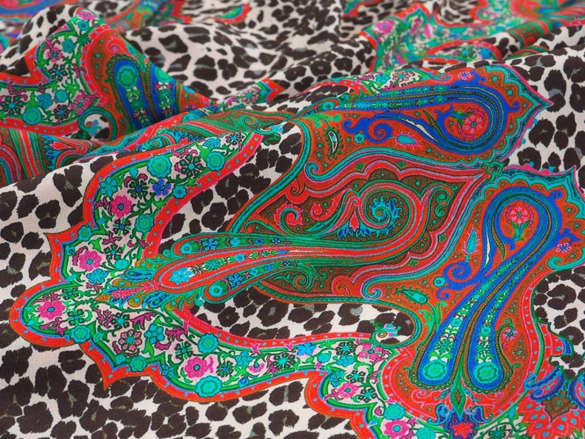 jedwab krepa ornamenty na panterze jedwab krepa ornamenty na panterze